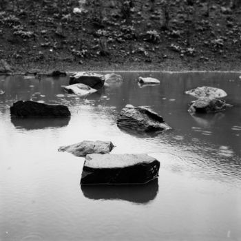 Photography titled "La pluie" by Frédéric Duchesnay, Original Artwork, Analog photography