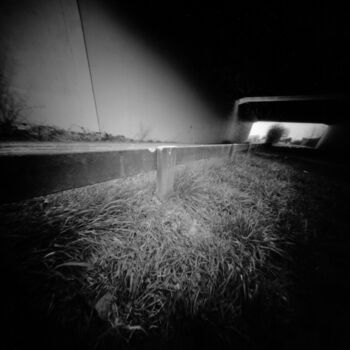 Photographie intitulée "Sous l'autoroute" par Frédéric Duchesnay, Œuvre d'art originale, Photographie argentique