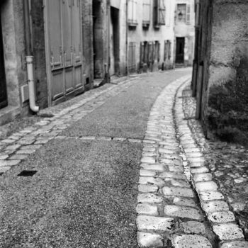 Photography titled "Vielle rue pavée" by Frédéric Duchesnay, Original Artwork, Analog photography