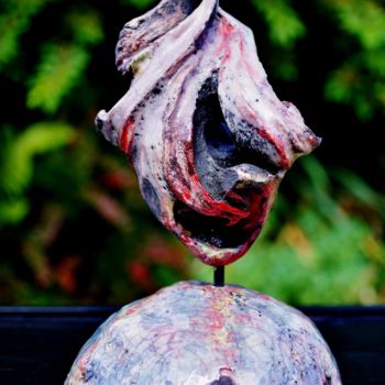 Sculptuur getiteld "parfum-d-ivresse-ra…" door Freddy Blackberry, Origineel Kunstwerk, Terra cotta