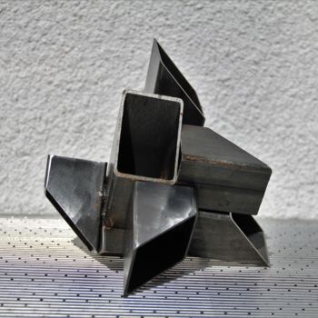 Sculpture titled "Empilage-1" by Fred#29, Original Artwork, Metals