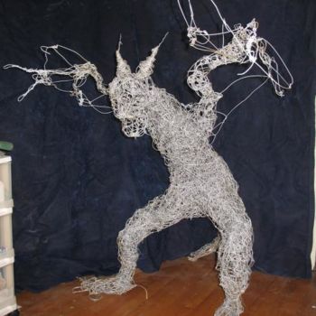 「Hanger Demon」というタイトルの彫刻 Gabriel Pattiによって, オリジナルのアートワーク