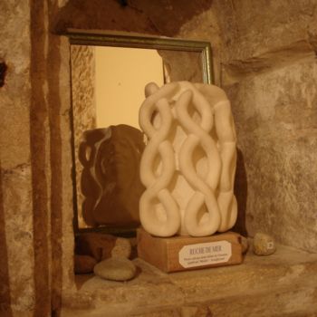 Sculpture titled "Ruche de mer" by Gabriel Molet, Original Artwork, Stone