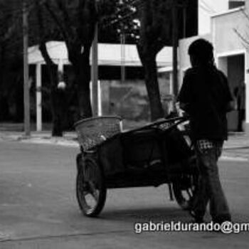 Photography titled "Niño vendedor, Enfa…" by Gabriel Durando, Original Artwork