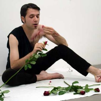 Instalação intitulada "Consumed By The Rose" por Gabrijel Savic Ra, Obras de arte originais