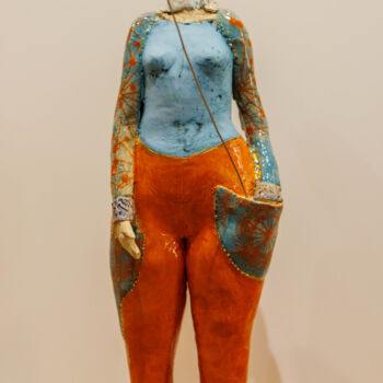 "Gaelle With Bird" başlıklı Heykel Gaby Pühmeyer tarafından, Orijinal sanat, Terracotta