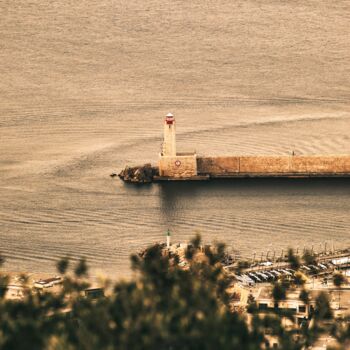 Fotografia zatytułowany „Le phare de Nice ba…” autorstwa Gaetan Thurin, Oryginalna praca, Fotografia cyfrowa