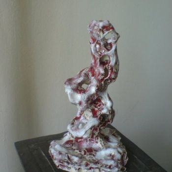 Sculpture titled "сидящая на камнях (…" by Giorika, Original Artwork, Ceramics