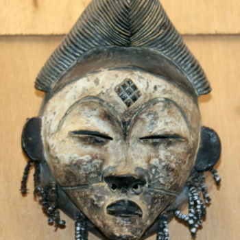 Sculpture titled "Masque Punu.jpg" by Adidja Manjia, Original Artwork
