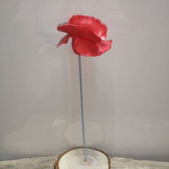 Skulptur mit dem Titel "Coquelicot rouge au…" von Gas, Original-Kunstwerk, Edelstahl