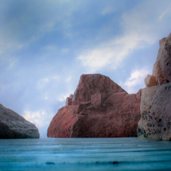 Photographie intitulée "L'île rouge" par Gaspard De Gouges, Œuvre d'art originale, Photographie numérique