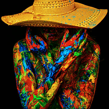 Фотография под названием "Under the hat" - Gelu Stanculescu, Подлинное произведение искусства, Цифровая фотография