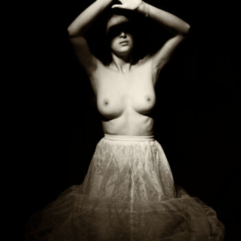 Photographie intitulée "Censored by shadow" par Gelu Stanculescu, Œuvre d'art originale, Photographie numérique