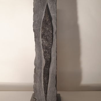 Sculpture intitulée "Fente vaginale 1" par Geneviève Vastrade, Œuvre d'art originale, Pierre