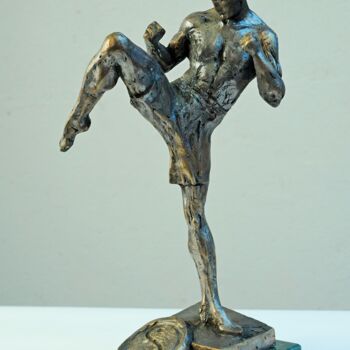 Sculpture intitulée "Kick - boxer" par Gennadij Jerszow, Œuvre d'art originale, Bronze