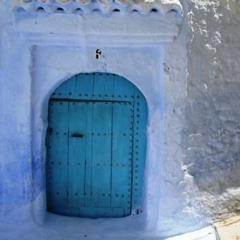 Photographie intitulée "Porte bleue Maroc" par George Bacque, Œuvre d'art originale