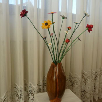 Γλυπτική με τίτλο "Vase graine, fleurs…" από Yerry, Αυθεντικά έργα τέχνης, Ξύλο