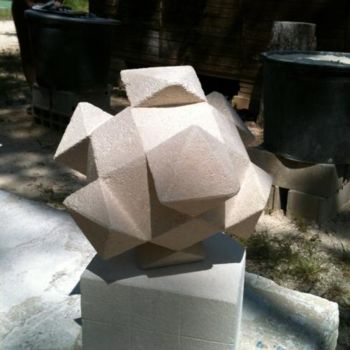 Skulptur mit dem Titel "Cubique" von Gepsy, Original-Kunstwerk, Stein
