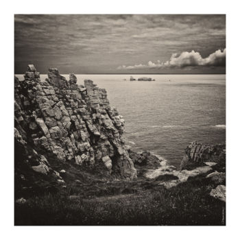 Photography titled "LA BRETAGNE, Crozon" by Gérard Bertrand, Original Artwork, Non Manipulated Photography