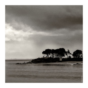 Photography titled "LA BRETAGNE, La Poi…" by Gérard Bertrand, Original Artwork, Non Manipulated Photography