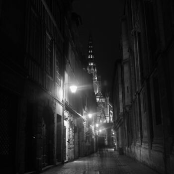 Photography titled "Rue de Rouen ( 2 )" by Gérard Capron (G.CAPRON), Original Artwork, Digital Photography Mounted on Alumin…