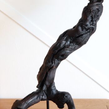 Скульптура под названием "Horus" - Gérard Capron (G.CAPRON), Подлинное произведение искусства, Дерево