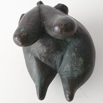 Sculpture titled "Buste de femme 2" by Gérard Cyne, Original Artwork, Bronze