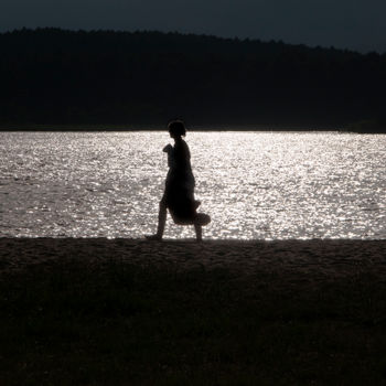Photographie intitulée "L'ombre du lac" par Gérard Vouillon, Œuvre d'art originale