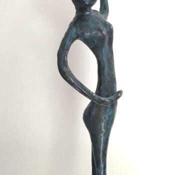Скульптура под названием "Stand up" - Ghyslaine Leonelli, Подлинное произведение искусства, Папье-маше