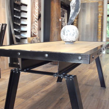 Design intitulée "table industrielle…" par Laurent Giancani, Œuvre d'art originale, Accessoires