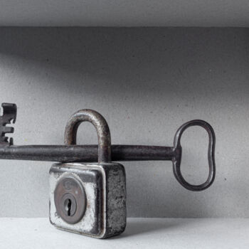 Photographie intitulée "la chiave sbagliata" par Giancarlo Biscardi, Œuvre d'art originale, Photographie numérique