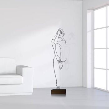 Scultura intitolato "Ragazza sullo sgabe…" da Giancarlo Morandi, Opera d'arte originale, Filo
