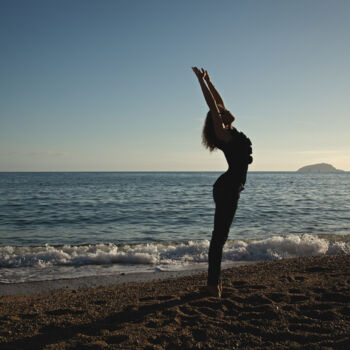 Photography titled "A woman standing ne…" by Gianluca Frasconi, Original Artwork, Digital Photography