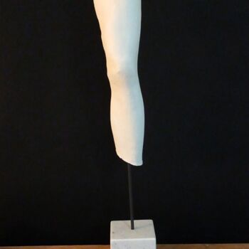 Скульптура под названием "Ginocchio" - Gianluigi Golfetto, Подлинное произведение искусства, Гипс