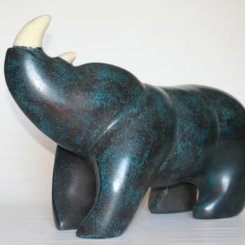 Skulptur mit dem Titel "rhino-bleu." von Gilles Quere, Original-Kunstwerk, Polymer Ton