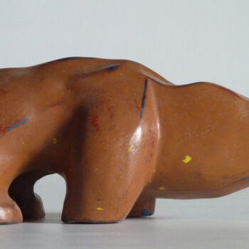 Sculpture titled "Rhino ocre" by Gilles Quere, Original Artwork, Terra cotta