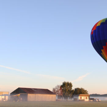 Photographie intitulée "Ballon décollage au…" par Gilles Ramonet, Œuvre d'art originale, Photographie numérique