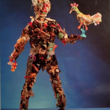 Skulptur mit dem Titel "Figure with chicken…" von Giorgio Bertin, Original-Kunstwerk