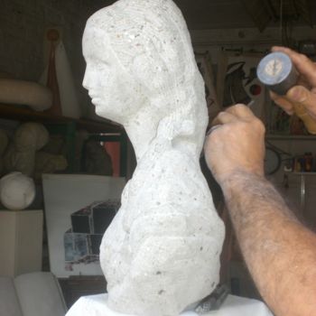 Sculpture titled "la principessa" by Giovanni Giambra, Original Artwork, Stone