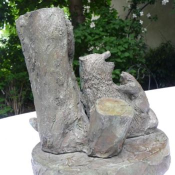 Sculpture intitulée "maman ourse allaita…" par Gisele Sechaud, Œuvre d'art originale