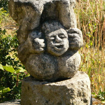 Skulptur mit dem Titel "gargouille" von Venner Fanch, Original-Kunstwerk, Stein