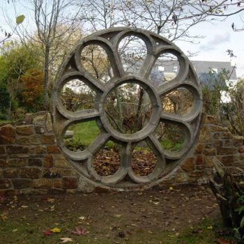 Sculptuur getiteld "ROSACE ÉLÉMENT DÉCO…" door Venner Fanch, Origineel Kunstwerk, Steen