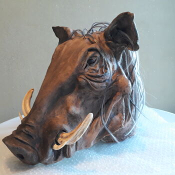 Sculptuur getiteld "wrattenzwijn" door Grietje Leyn (art-gl webnode), Origineel Kunstwerk, Keramiek