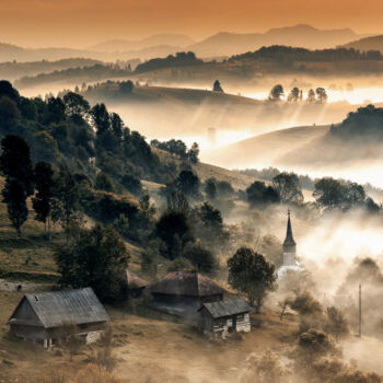 Fotografia zatytułowany „Village In The Morn…” autorstwa Grigore Roibu, Oryginalna praca, Fotografia cyfrowa