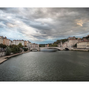 Photographie intitulée "Lyon" par Pavel Grozberg, Œuvre d'art originale, Photographie numérique