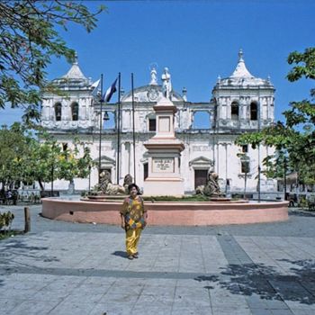 Fotografía titulada "León, Nicaragua. Ig…" por Guillermo Aurelio Barón Cabut, Obra de arte original