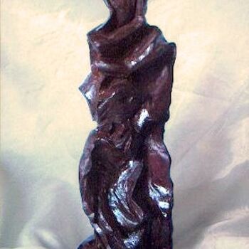 Skulptur mit dem Titel "figurine" von Lyesse Guedri, Original-Kunstwerk