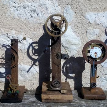 Sculpture titled "Totems gardiens du…" by Guenzone, Original Artwork, Metals