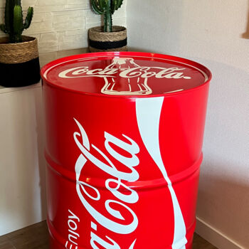 Sculpture titled "Baril Vintage Coca…" by Guillaume Anthony, Original Artwork, Airbrush