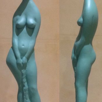 Sculpture titled "donna con asciugama…" by Felice Vatteroni, Original Artwork, Cement